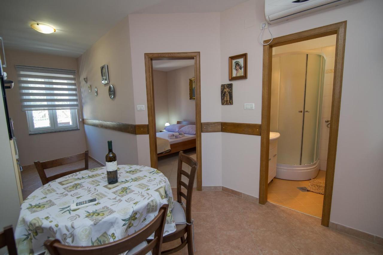 Apartments With A Parking Space Punta Kriza, Cres - 8082 Dış mekan fotoğraf